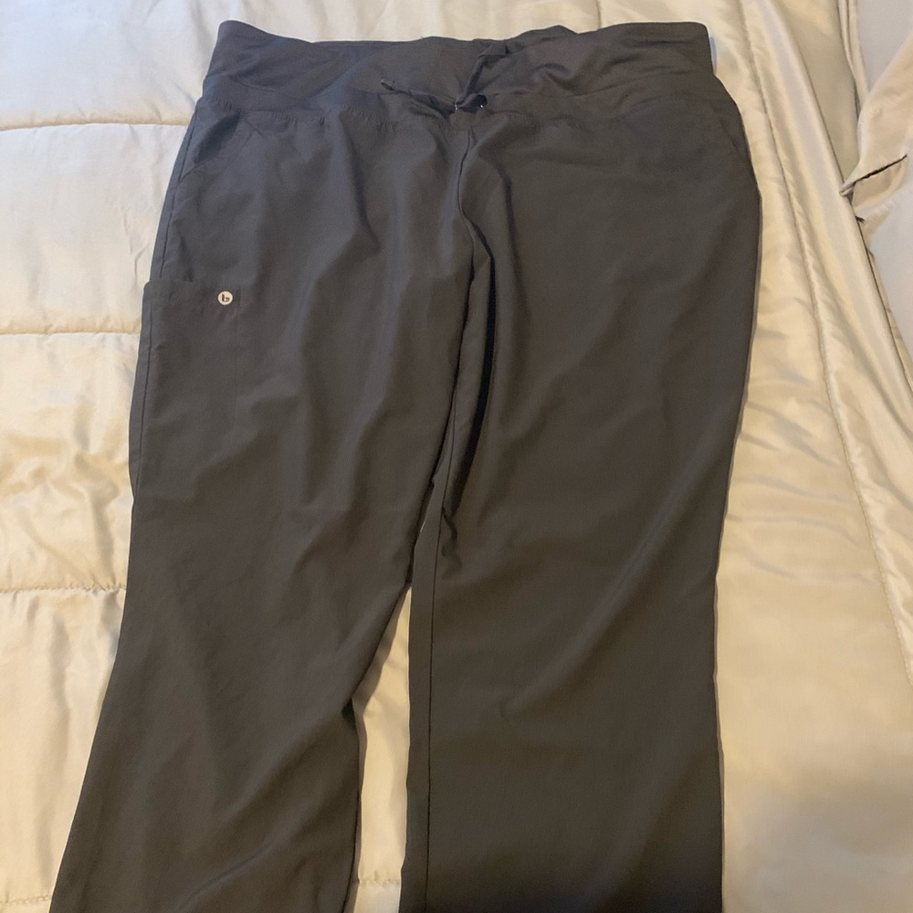 Barco yoga scrubs